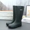 Botas de lluvia de moda para hombre, calzado exterior de caña alta antideslizante con cordón para cocina, lavado de autos, motociclista, zapatos de agua de caña alta con suela gruesa