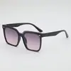 Versión Coreana de las Nuevas Gafas de Sol Cuadradas Simples y de Lujo Ligero, de Alta Gama, a la Moda, con Protección UV para Salidas a la Playa