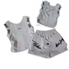 Conjunto de Roupa de Verão para Meninas 2026 Novo Estilo Colete Vazado Shorts Bordados Conjunto de Roupa de Verão Estiloso da Moda para Menininha