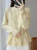 Novo Cardigan de Malha Branco Ajustado com Gola Redonda e Mangas Longas para Outono/Inverno 2026 com Aplicações Florais 3D, Top Único