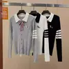 Top de punto estilo preppy, color juvenil en bloques, cuello polo de cuatro rayas, manga larga, con lazo y bordado de cachorro, efecto adelgazante