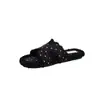 Ropa de exterior 2026 Zapatillas de algodón Puntos simples Nuevo estilo coreano Suela plana Otoño e invierno Zapatillas peludas Chanclas para mujer Punta abierta Negro