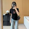 Camiseta feminina casual de alta qualidade, manga curta, gola redonda, ombro normal, com estampa de morango em flocagem, feita de cânhamo Han, Tencel e lã