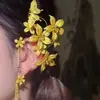 Lujo Ligero, Pendientes Sofisticados de Borla Dorada con Flor, Diseño de Nicho a la Moda, Sensación de Alta Gama, Temperamento Elegante, Accesorios Creativos para Orejas