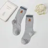 Calcetines Bordados de Oso Estilo Coreano Dibujos Animados Bordados Calcetines Infantiles Color Sólido Algodón Peinado Calcetines Infantiles 26 Nuevo Estilo Otoño Calcetines para Estudiantes
