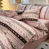 2026A Nuevo Estilo Estilo Fair Isle Borde de Concha Algodón Acolchado Juego de Cama de Cuatro Piezas, Juego de Tres Piezas para Dormitorio