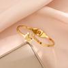 Pulseira Aberta Borboleta para Mulheres, Design de Nicho Ins, Estilo Europeu e Americano 18K, Luxo Leve, Versátil, Joias Exquisitas de Aço Titânio, Hipoalergênico