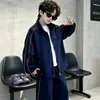 Conjunto Deportivo para Niños 2026 Nuevo Estilo Atuendo Elegante Primavera/Otoño para Niños Medianos y Grandes Chaqueta Casual Chic Conjunto de Dos Piezas