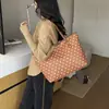 Elegante Bolso Tote de Lunares para Madre e Hijo Modelo Nuevo Verano 2026 Dulce Moderno Gran Capacidad Único Bolso de Hombro