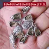Cuatro Estatuas de Buda Plateado Dorado Chapado Oro Antiguo Dorado DIY Estéreo Finamente Tallado Estilo Tibetano Pulseras Colgantes Colgante Joyería