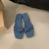 Primer Encuentro con la Sra. Chanclas Estilo Coreano Ji's para Mujer, Adecuadas para Uso en Exteriores, Nuevas Sandalias Planas de Playa Casuales de Moda Verano 2026