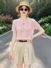 Top de punto crochet calado rosa suave estilo francés de manga corta para mujer, prenda interior de verano ajustada, de longitud corta, top rejuvenecedor y adelgazante