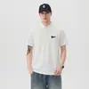 Ropa de Hombre Xintang 2026 Verano Nuevo Estilo Americano Sencillo Polo de Manga Corta para Hombre con Artesanía de Silicona 3D