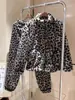 [Estampa de Leopardo Cinza] Conjunto de pijama com pelo longo, espesso e capuz para mulheres, novo estilo outono/inverno, mangas compridas e calças compridas, roupa de casa estilo coreano