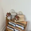 Elegante y estiloso bolso de mano para mujer para salir, nuevo y moderno bolso de hombro rojo 2026, bolso cruzado pequeño cuadrado versátil para el trabajo
