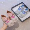 Zapatos Versátiles de Princesa para Niñas 2025 Verano Nuevos Zapatos de Cuero para Niños Sandalias con Pedrería y Suela Suave para Niñas Pequeñas