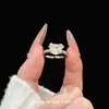 Nuevo anillo de moda de alta gama versátil estilo vintage con forma de estrella y diamantes, lujo ligero, anillo personalizado único y lujoso