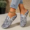 Sandalias de media pantufla con lentejuelas y punta plana de moda para mujer, nuevo estilo de verano 2026, sandalias de exterior sin cordones de punta redonda con suela blanda
