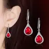 Venta Caliente Moda Gota Gota Color Diamante Aretes Gancho de Oreja Circonita Micro Diamante Rojo Verde Azul Gota Taladro Aretes