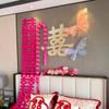 Decoração de quarto de casamento: Nosso casamento tem uma parede de fundo festiva semelhante a um conjunto de pergaminhos, o traje da noiva, o traje de estilo chinês novo do noivo
