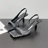 Sapatos de Salto Alto Pretos Estilo Francês Novo Estilo Verão 2026 com Saltos Finos e Costas Abertas, Bico Quadrado, Sandálias de Uma Tira com Dedos Abertos para Mulheres