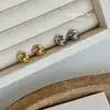 Pendientes de Clip con Diseño de Hoja Tridimensional de Sentido de Nicho Moda Distintiva Pendientes Simples Versátiles para Viajar 2024 Nuevos para Mujer