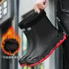 Botas de Chuva Transfronteiriças para Homens, Meio da Panturrilha, Antiderrapantes, Sapatos Impermeáveis, Novas Botas de Água de Moda para Exterior, Sapatos de Borracha Quentes para Exterior Meio da Panturrilha