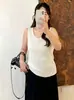 Chaleco de punto ajustado con cuello en U para mujer de talla grande, estilo otoño 2026, diseño simple sin mangas para mujeres de talla grande, adecuado tanto para llevar solo como debajo de otra ropa