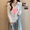 Tamanho Plus Size Ligeiramente Cheio mm Início do Outono Camiseta Polo Solta com Letra e Coração Design Estilo Coreano Efeito Emagrecedor Top de Manga Longa Feminino