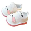 Zapatos para niños pequeños para principiantes, zapatos de bebé, nuevos modelos de primavera y otoño para bebés de 1 a 2 años, suela blanda, antideslizantes, zapatos de dibujos animados que chirrían