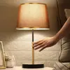 Luminária de mesa para sala de estar de quarto modelo de hotel nórdico, mármore de luxo moderno, luminária de cabeceira decorativa minimalista de designer de alta qualidade