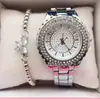 Reloj Elegante para Mujer con Números Romanos Incrustados de Diamantes + Set de Corazón (5 Piezas/Set) Reloj de pulsera