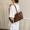 Bolso de Mano Tejido Hueco para Mujer 2026 Nuevo Otoño Gran Capacidad Lujo Ligero Nicho Moda Casual Bolso de Hombro