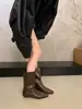 Primer Encuentro Ji Estilo Callejero Retro Punta Cuadrada Bota Media Pantorrilla Estilo Martin para Mujer 2026 Otoño/Invierno Nuevas Botas de Jinete Versátiles Adelgazantes