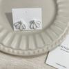Pétalas de pérolas de design de nicho e brincos nova explosão feminina brincos exclusivos de alta qualidade brincos leves de temperamento de luxo