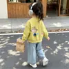 Jaqueta de Tricô Colorida com Botões para Meninas 2026 Outono Nova Moda Coreana Jaqueta Celebridade da Internet Roupa Infantil Casaco de Baseball