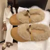 Zapatillas de algodón cálidas estilo Mary Jane, zapatillas peludas de punta poco profunda de moda para mujer, nuevo estilo 2026, con aumento de altura interior, estilo coreano, diseño de punta cerrada para otoño e invierno