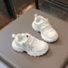 Zapatillas para Niña 2026 Primavera Nuevos Zapatos de Princesa con Mariposa de Pedrería con Velcro, Suela Suave, Malla Transpirable Zapatos Papá