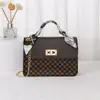 Bolsa de Comércio Exterior Bolsa Feminina bolsas de mão femininas 2023 Nova Moda Bolsa Transversal com Corrente Lenço de Seda Bolsa Quadrada Pequena