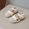 Sandálias Infantis Verão Novo Estilo 2026 Novas Sandálias de Princesa para Meninas Bebês e Meninas Pequenas Calçados Vazados para Praia