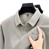 Suéter Patchwork Rayado Falso de Dos Piezas para Hombre, Otoño e Invierno, Forrado de Felpa y Engrosado, Estilo Papá de Mediana Edad, Sudadera Base Cálida Casual