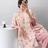Pijama Tradicional con Botones Estilo Chino Nuevo Mianchou Shijia para Mujer Modelo Nuevo 2026 Conjunto de Manga Media de Algodón Artificial Adecuado para Usar Afuera en Verano