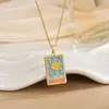 Colgante de Moda Europea y Americana Personalizado Nicho Acero Inoxidable Chapado en Oro de 18K Vintage Original Nuevo Colgante de Carta del Tarot