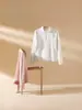 Colección Otoño/Invierno 2026: Sudadera de mujer con cuello alto, media cremallera, cortavientos, cuello mao pequeño, color liso, manga larga, capa base de forro polar cómoda y cálida