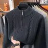 Suéter Masculino de Lã Trançada com Gola Alta e Zíper Meio (2026 Outono/Inverno) Novo Casual Cor Sólida Camada Base Quente Masculino