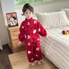 Conjunto de pijama para niña, nueva colección otoño/invierno 2026, felpa de coral, cálido, rojo, con un lindo diseño de cachorro, estilo casual de franela con cremallera