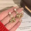 Brincos de Franja com Pérolas e Pingente de Moeda de Pônei Triturada para Mulheres, Acessórios de Orelha Únicos para Outono e Inverno, Novo Modelo 2025 com Acabamento de Luxo