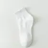 Meias Pretas de Cano Médio para Mulheres, Verão e Primavera/Outono, Resistentes ao Odor, Meias Esportivas Brancas com Faixa, Meias 100% Algodão Masculinas, Atacado do Fabricante de Zhuji