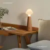 Lámpara de Mesa de Diseñador 2026, Nueva, Creativa, de Madera Maciza, Estilo Madera Natural, Lámpara de Mesita de Noche para Dormitorio de Atmósfera de Gama Alta, Lámpara Minimalista