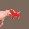 Broche Rojo de Caballo del Año Zodiacal de Venta Caliente Transfronteriza para Mujeres, Pin de Pedrería del Año del Caballo, Broche Creativo Festivo